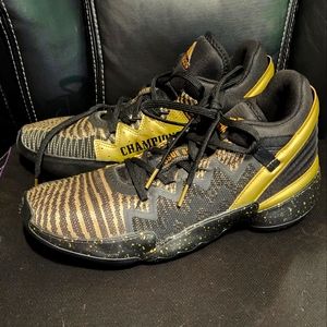 Adidas D.O.N Issue #2 Size 9.5 Black/Gold
